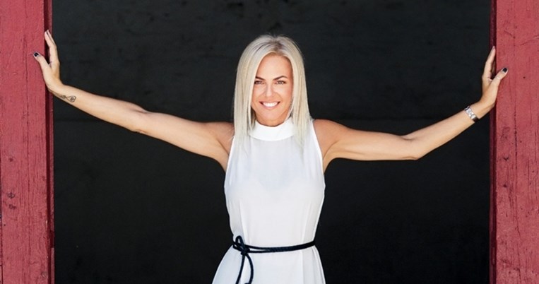 Η Κοντοβά χώρισε με τον Μπουρδούμη και έκανε την πιο καλοκαιρινή εμφάνιση με λευκό σορτς