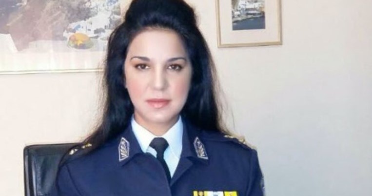 Κάνει την ΕΛ.ΑΣ ομορφότερη. Δείτε την 36χρονη που διοικεί το Αστυνομικό Τμήμα Σαντορίνης