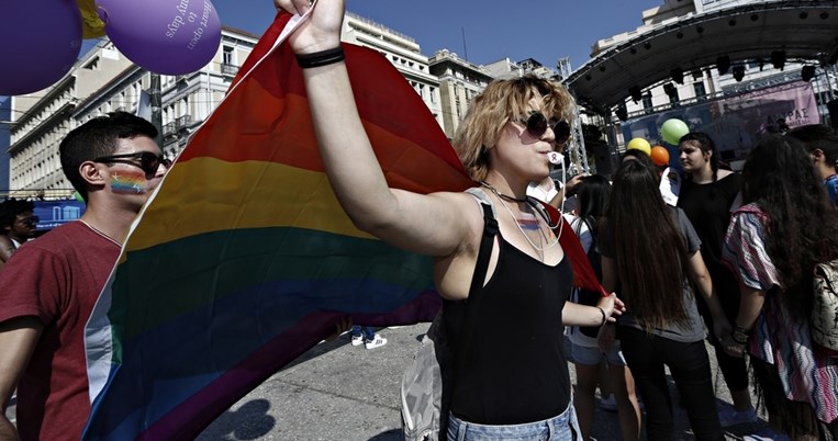 Αυτά είναι τα 4 πιο έξυπνα συνθήματα του Athens Pride 2016
