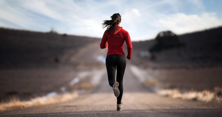 Τρέξιμο ή περπάτημα; Με ποια δραστηριότητα χάνεις κιλά και γυμνάζεσαι περισσότερο;