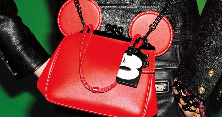 Μένουμε πάντα παιδιά. Η συνεργασία Coach με Disney είναι ό,τι ωραιότερο είδαμε τελευταία