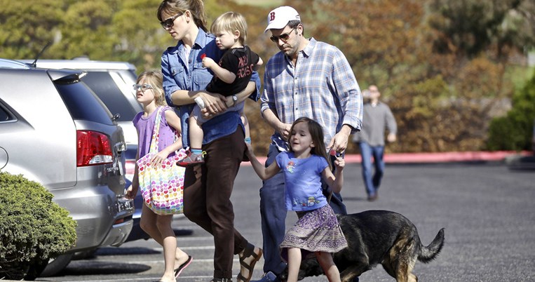 Δε φαντάζεστε γιατί ο Μπεν Άφλεκ και η Τζένιφερ Γκάρνερ αν και έχουν χωρίσει δεν παίρνουν διαζύγιο