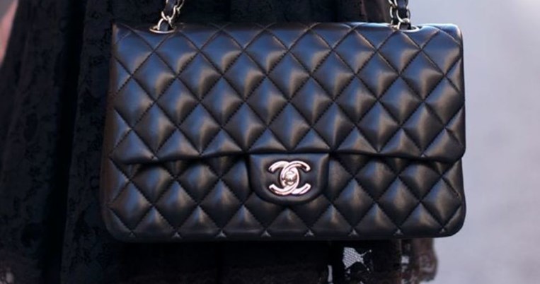 Γιατί κερδίζεις πάντα αγοράζοντας μια Chanel τσάντα