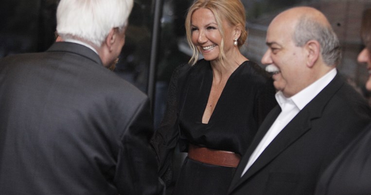 Τι φόρεσε η Μαρέβα Γκραμπόφσκι, στο δείπνο προς τιμή του γ.γ. του ΟΗΕ, στην Ακρόπολη 