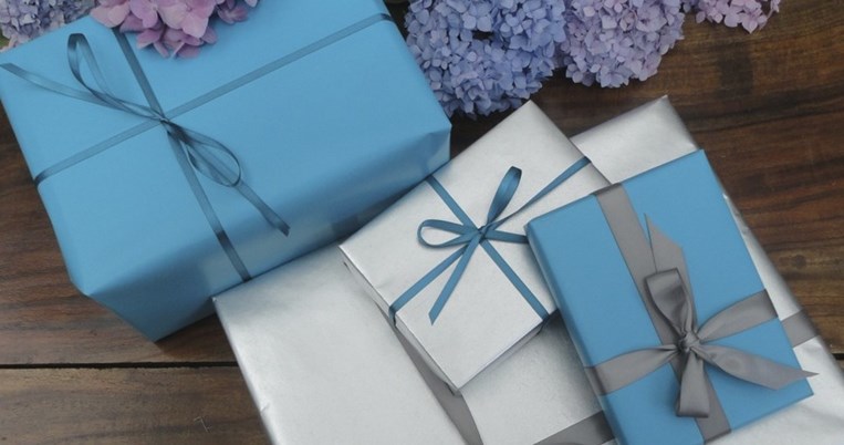 Έχετε να πάτε σε γάμο; Σας προτείνουμε 10+1 δώρα έως €65 που μοιάζουν πανάκριβα