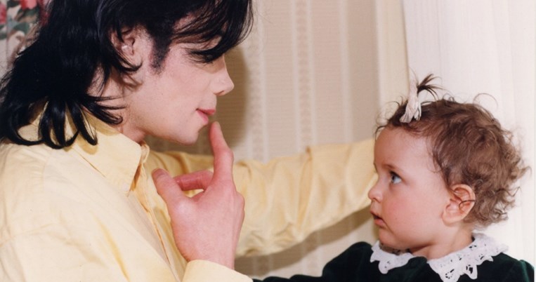 Βίντεο-σοκ στο δωμάτιο της φρίκης του Μάικλ Τζάκσον