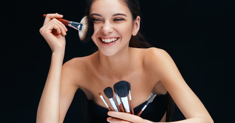 Όλα τα πινέλα που πρέπει να έχετε στο νεσεσέρ σας και χρήσιμες συμβουλές για άψογη εφαρμογή