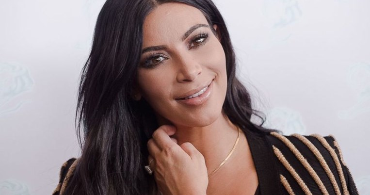 Σε αυτό το serum ματιών ορκίζεται η Κιμ Καρντάσιαν. Πού θα το βρεις και πόσο κοστίζει