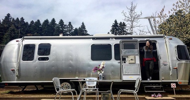 Η απίστευτη εμπειρία του να μένεις σε Airstream στην Παύλιανη