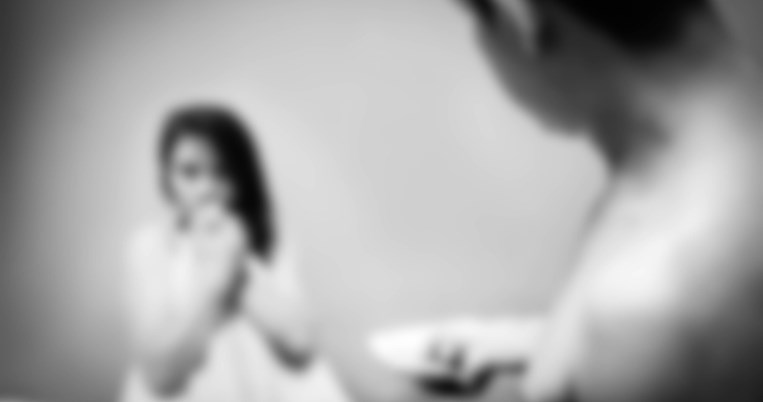 Γνωστοί Αθηναίοι καλούσαν 15χρονο κορίτσι για σεξουαλικά όργια και κοκαΐνη