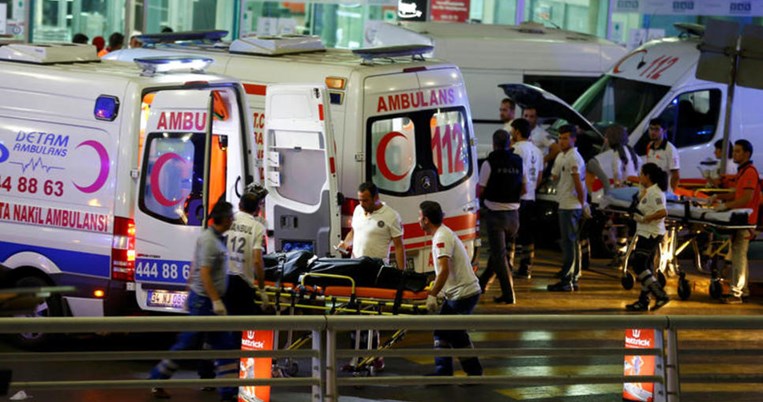 Εικόνες από το μακελειό στο αεροδρόμιο Ατατούρκ με 36 νεκρούς και 147 τραυματίες