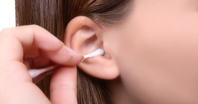 Μεγάλο λάθος: Γιατί δεν πρέπει να χρησιμοποιούμε μπατονέτες στα αυτιά