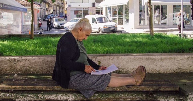 Με άριστα πήρε το απολυτήριο της 82χρονη στην Κοζάνη