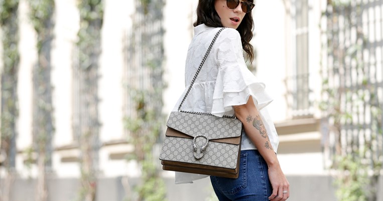 Πως φορούν οι Γαλλίδες το αμερικάνικο τζιν. Μόνο αυτές ξέρουν να το σετάρουν έτσι