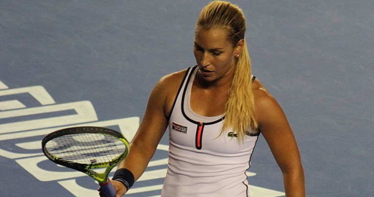 Αθλητικό σάιτ το τερμάτισε: Ο τίτλος που έβαλε σε θέμα με τη Ντομίνικα Τσιμπουλκόβα