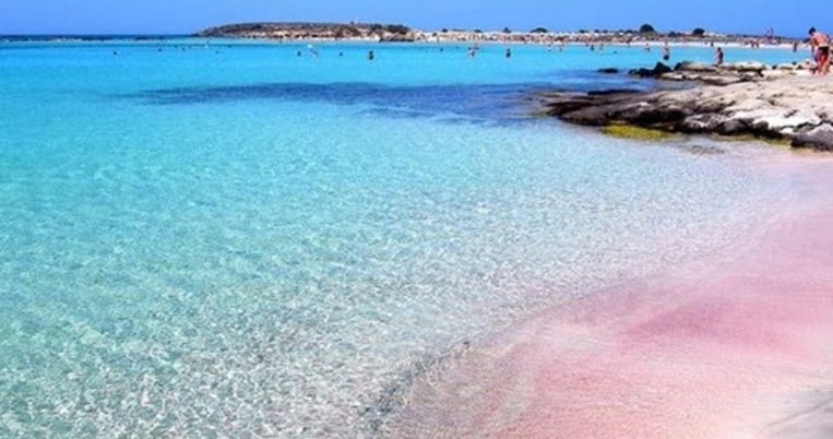 Οι 10 πιο όμορφες ροζ παραλίες στον κόσμο. Δύο από αυτές βρίσκονται στην Ελλάδα