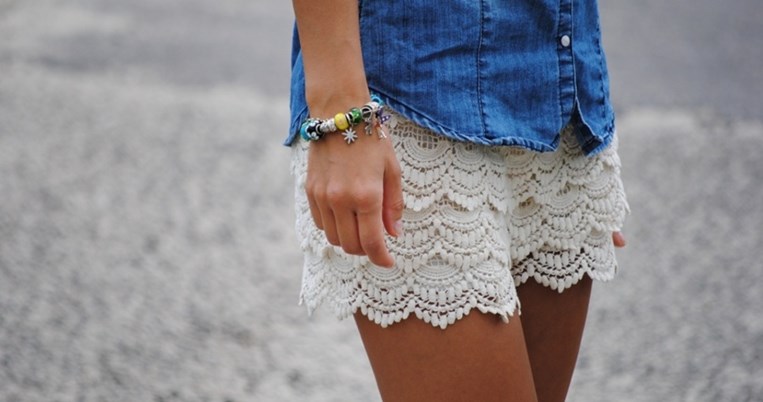 8 τέλεια εκπτωτικά boho σορτς από 12.99 ευρώ