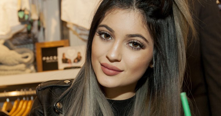 To τέλειο κόλπο ομορφιάς της Kylie Jenner που μέχρι σήμερα δεν είχες φανταστεί