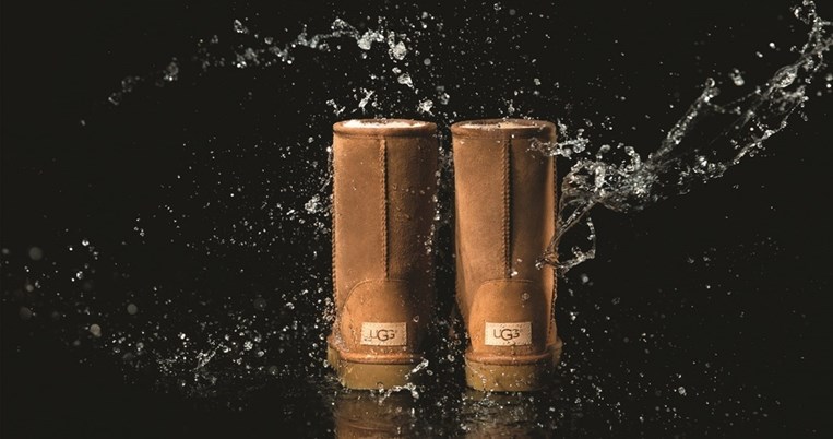 Αυτή είναι η νέα UGG Classic boot και δεν θα σου λερώσει ποτέ!