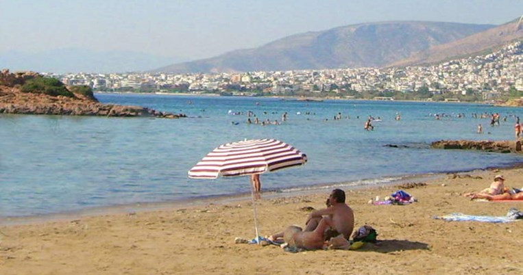 Ποιες είναι οι 4 ακατάλληλες παραλίες της Αττικής για κολύμπι