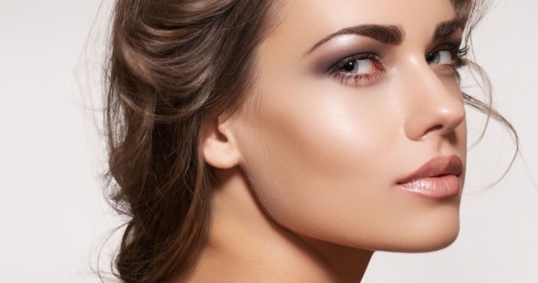 Γιατρέ μου, ονειρεύομαι γεμάτα χείλη, αλλά δεν θέλω να μοιάζω με πάπια. Γίνεται;