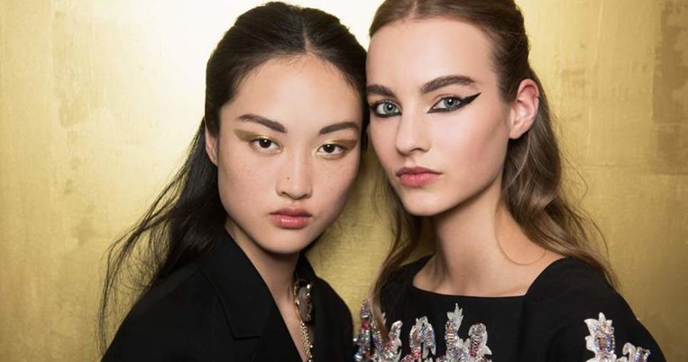 Ο creative director του Dior ποντάρει στο εντυπωσιακό eyeliner για το μακιγιάζ του χειμώνα 2017