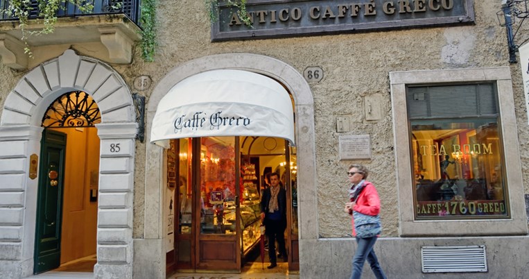 Στο Caffe Greco στη Ρώμη θα πιεις εσπρέσο μαζί με το πνεύμα του Καζανόβα, του Νίτσε, του Ντίκενς