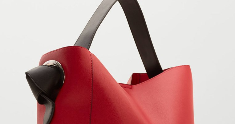 Bρήκαμε την πιο απίθανη τσάντα για το τέλος του καλοκαιριού και κοστίζει 35,99€