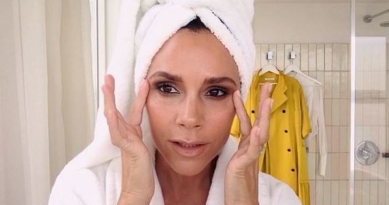 To 5λεπτο μακιγιάζ της Βικτόρια Μπέκαμ - Smokey eyes και nude χείλη