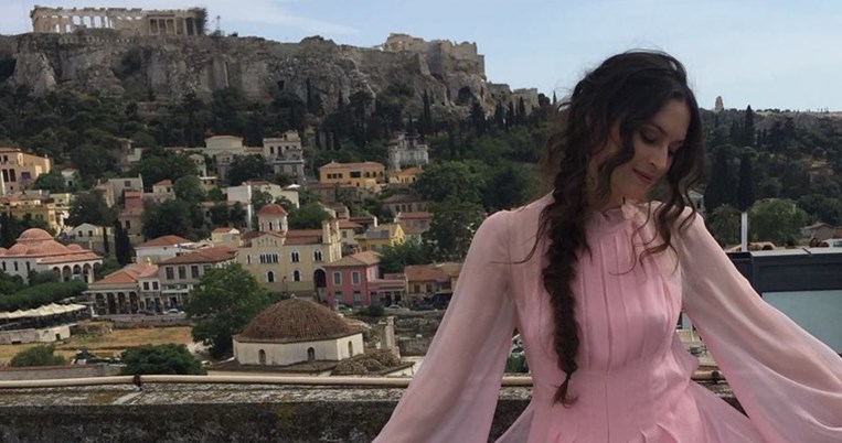 Εριφύλη Νικολοπούλου: Η σχεδιάστρια που προτιμά να μιλάει με τα πατρόν της 