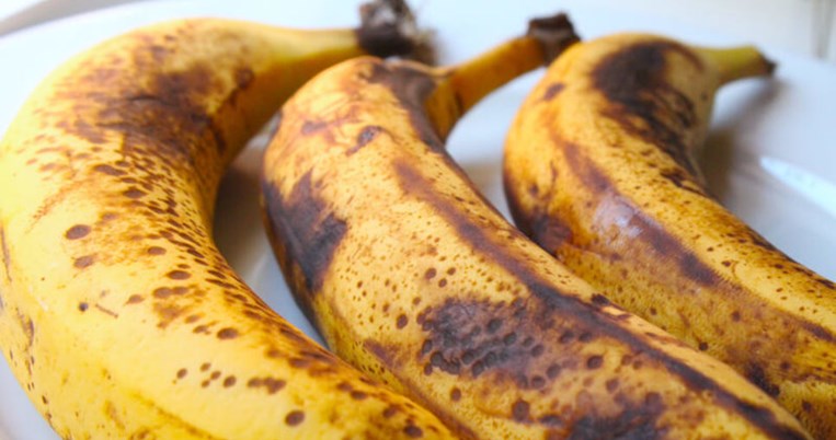 Τέλος στις μαύρες μπανάνες βάζει Έλληνας επιστήμονας. To πιο αγαπημένο φρούτο "γιατρεύεται" 