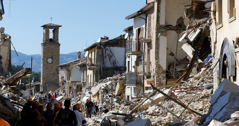 Σκηνές αποκάλυψης στην Ιταλία, στους 247 οι νεκροί