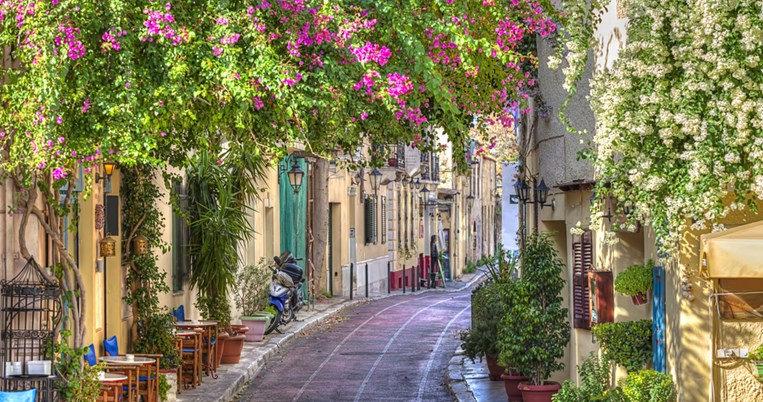 Μικρά, ψαγμένα μυστικά από τις γειτονιές της Αθήνας. Το δρομάκι έχει τη δική του ιστορία