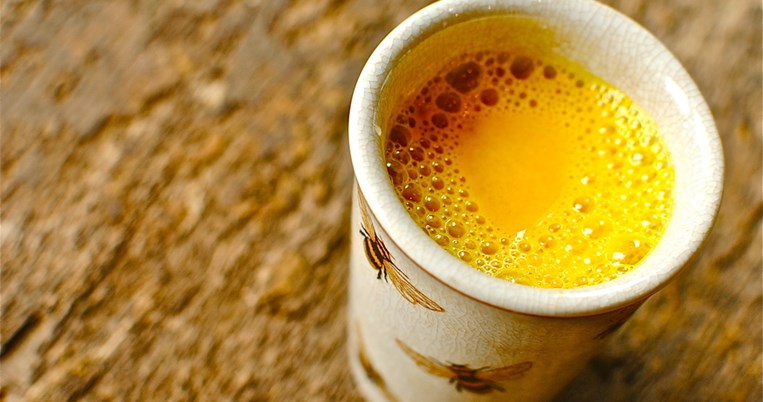 Το "χρυσό γάλα" με κουρκουμά που έχει 1000 συν 1 οφέλη. Το σώμα σου θα σε ευγνωμονεί 