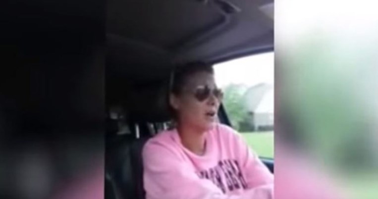 Πρώτη μέρα στο σχολείο με ένα βίντεο για την αγωνία μιας μάνας που έγινε viral