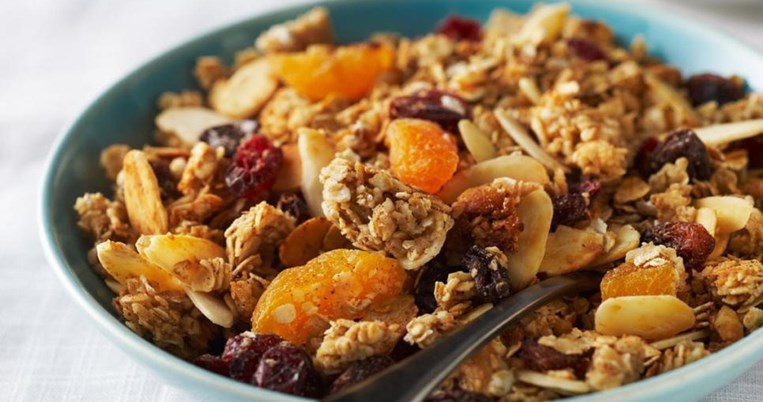 Φτιάξε μόνη σου γκρανόλα για να συνοδεύεις το γιαούρτι ή το γάλα σου