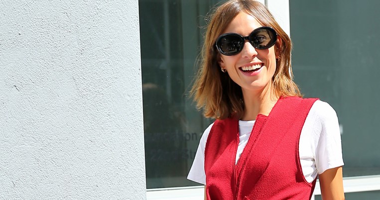 H Alexa Chung φόρεσε τα πιο σούπερ μποτάκια για να υποδεχθεί τη σεζόν, στο fashion week της ΝΥ