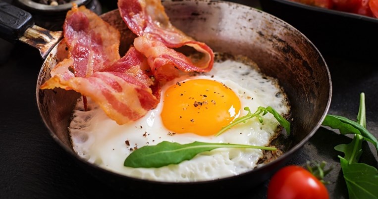 Ποιος είναι ο πιο υγιεινός τρόπος να τρώτε τα αυγά, σύμφωνα με την επιστήμη