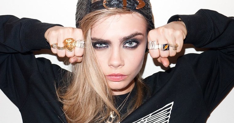 Τι έκανε η Cara Delevingne όταν της επιθέτηκε μια τίγρης;