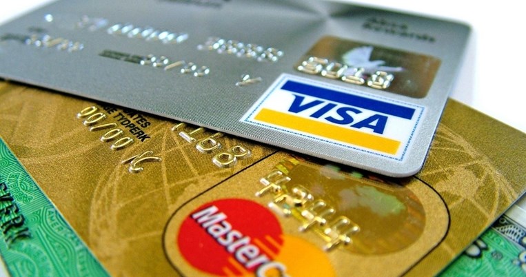 Πότε δεν πρέπει να χρησιμοποιείς πιστωτική ή χρεωστική κάρτα για τις αγορές σου