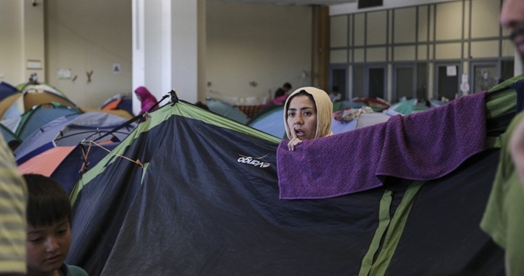 Μάχη για τη ζωή δίνει 8χρονη που έπεσε από μεγάλο ύψος σε προσωρινό καταυλισμό