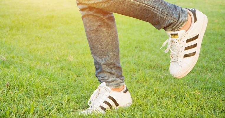Πώς είναι δυνατόν να προφέρουμε λάθος τα ADIDAS τόσα χρόνια;