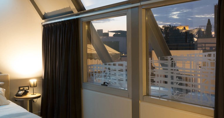 Π Athens Hotel: Ολόφρεσκο boutique hotel δίπλα στο Καλλιμάρμαρο, με θέα την Ακρόπολη