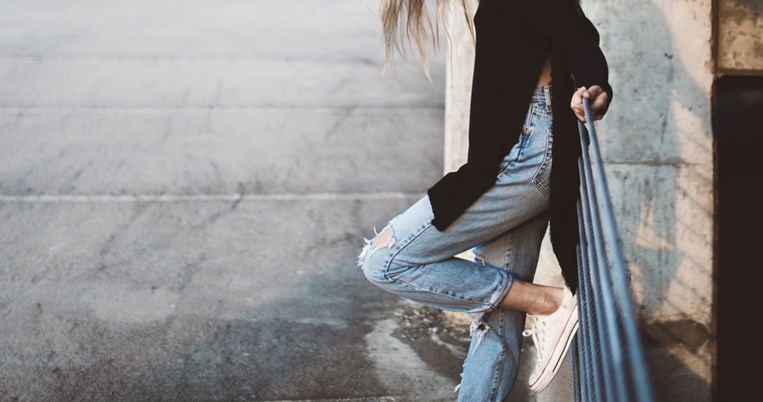 Τα σημερινά ρούχα δεν είναι διαχρονικά και μοιάζουν με κουρέλια