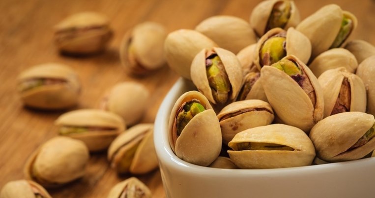 Όλη σου τη ζωή καθάριζες λάθος τα φιστίκια Αιγίνης