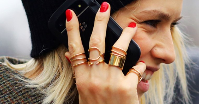 Δαχτυλίδια σε όλα τα δάχτυλα, η τάση συνεχίζεται και φέτος. Απόκτησε το σετ με 5 ευρώ 