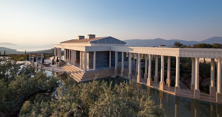 Το πιο ακριβό ξενοδοχείο της Ευρώπης βρίσκεται στο Κρανίδι. Πόσο στοιχίζει η διανυκτέρευση 