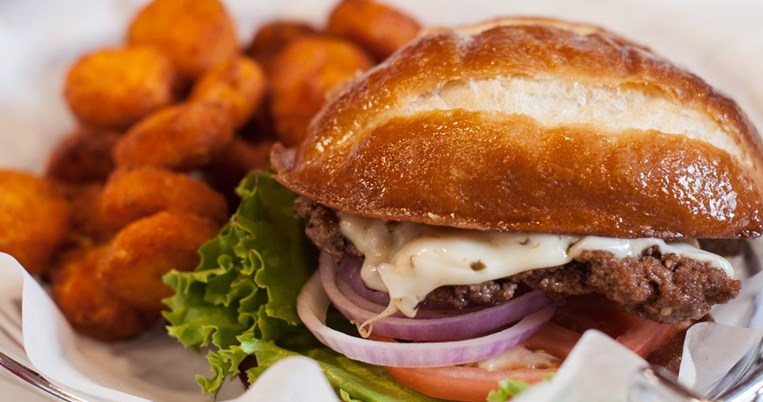 Burgers με κροκόδειλο πάπια και αστακό. Ετοιμάσου για κάτι νέο στον Κεραμεικό