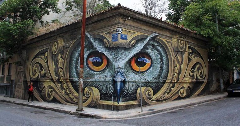 Aυτό το γκράφιτι σε γωνιά της Αθήνας έχει γίνει εμμονή του διαδικτύου σε όλο τον πλανήτη