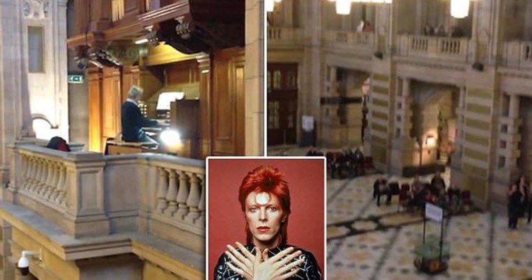 Μουσικός παίζει το "Life on Mars" του David Bowie σε εκκλησιαστικό όργανο και συγκινεί